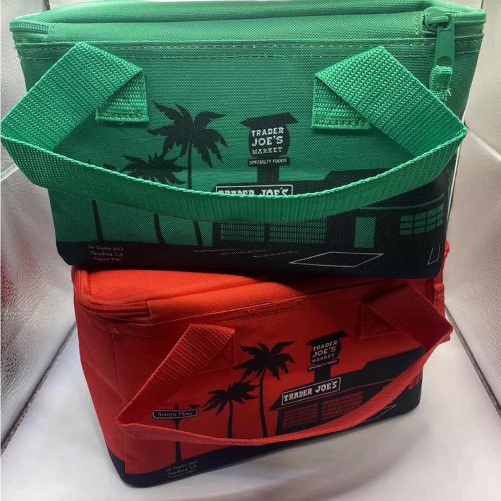 Trader Joe's Mini Insulated Tote 1.5 Gal Holiday Red & Green Set Of 2